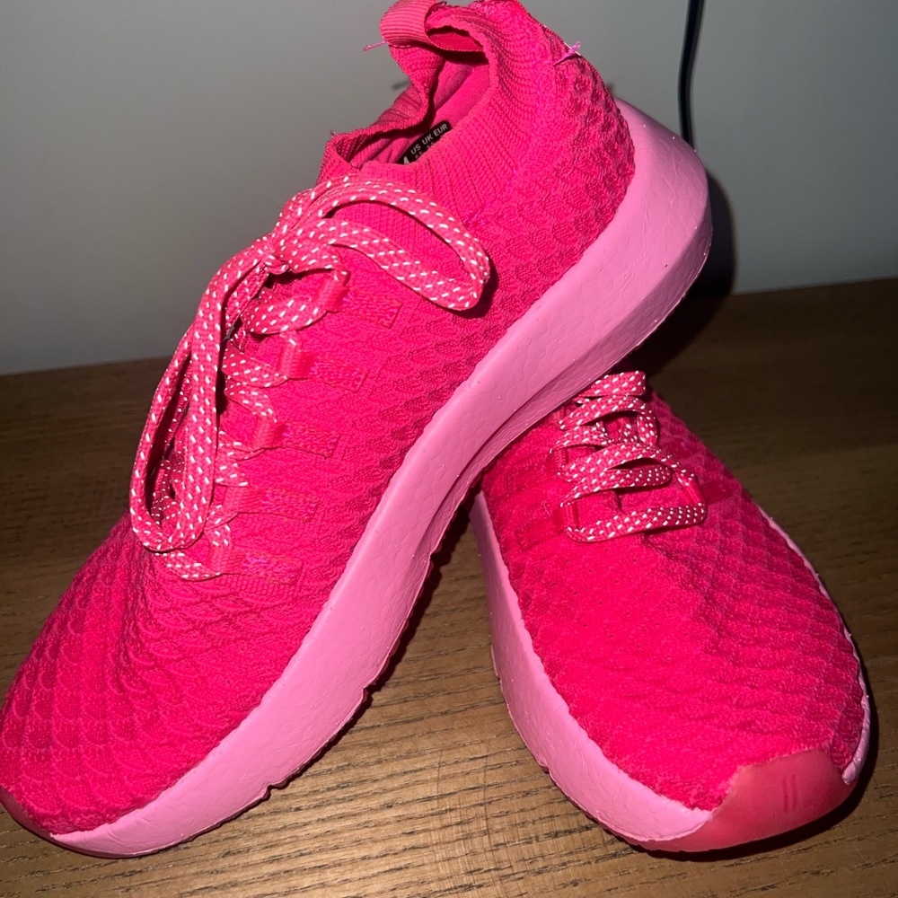 No Bull Pink Sneakerss